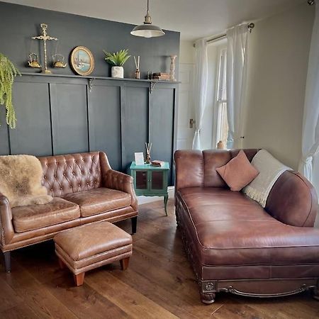 Period Apartment, Great Views, In Heart Of Town. Bradford-On-Avon Екстер'єр фото