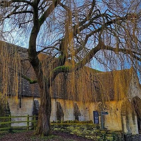 Period Apartment, Great Views, In Heart Of Town. Bradford-On-Avon Екстер'єр фото