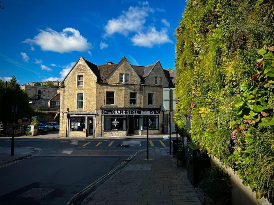 Period Apartment, Great Views, In Heart Of Town. Bradford-On-Avon Екстер'єр фото