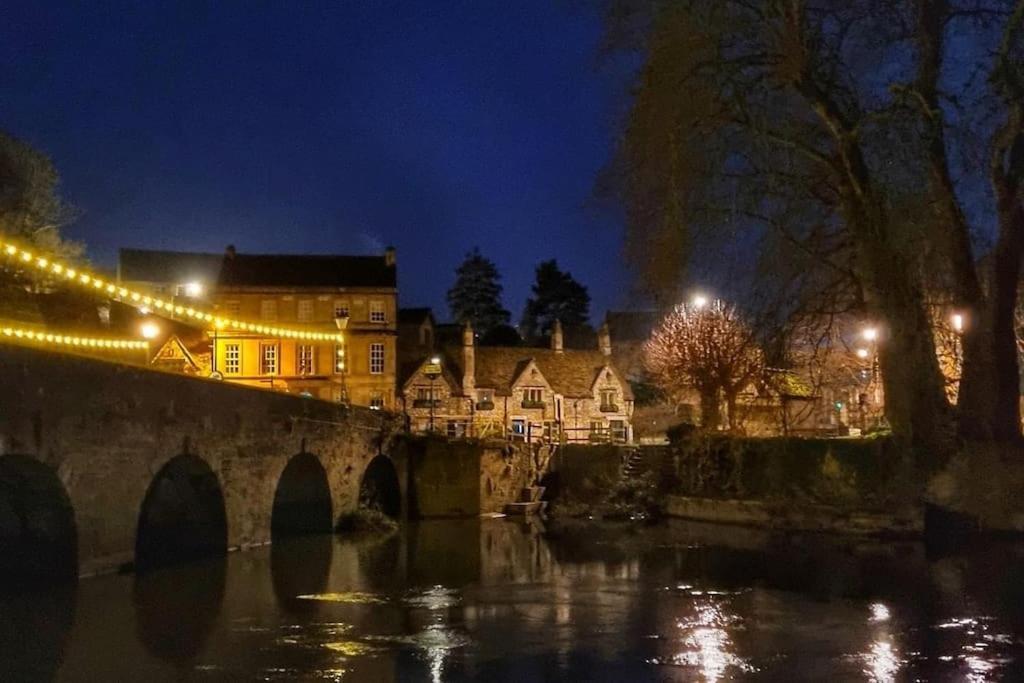 Period Apartment, Great Views, In Heart Of Town. Bradford-On-Avon Екстер'єр фото